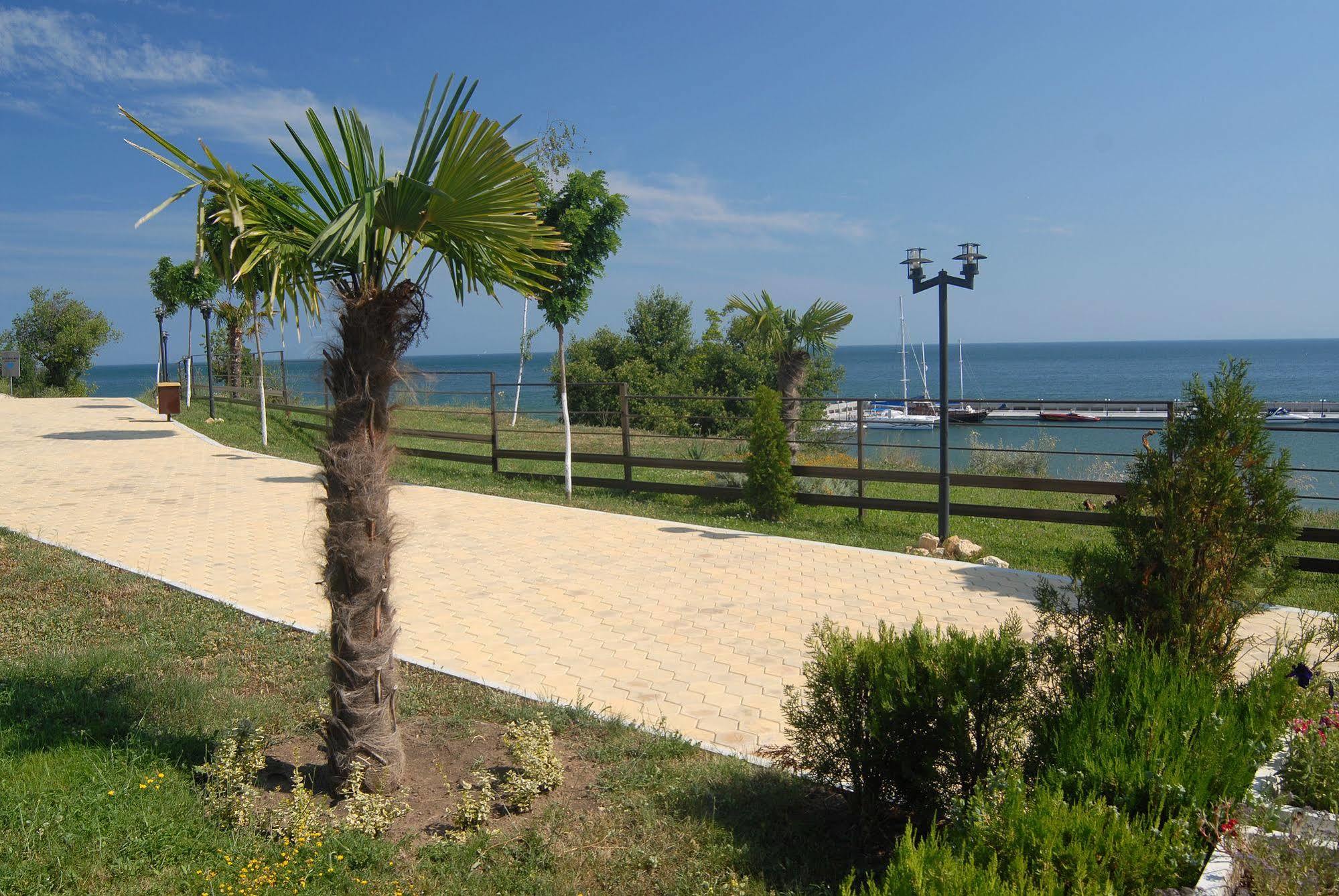 Diamond Apartments Sveti Vlas Exterior photo